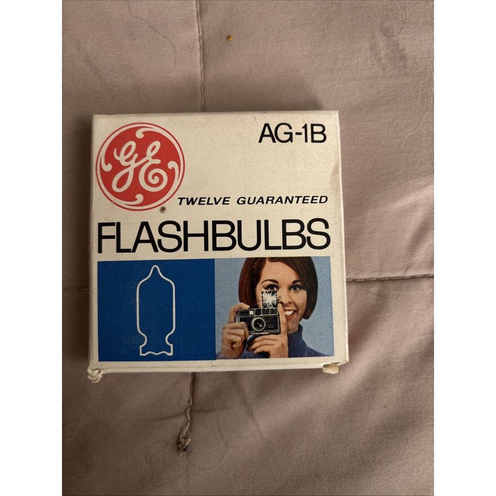 GE AG-1B Flashbulbs. 12 In‎ Original Box  2559